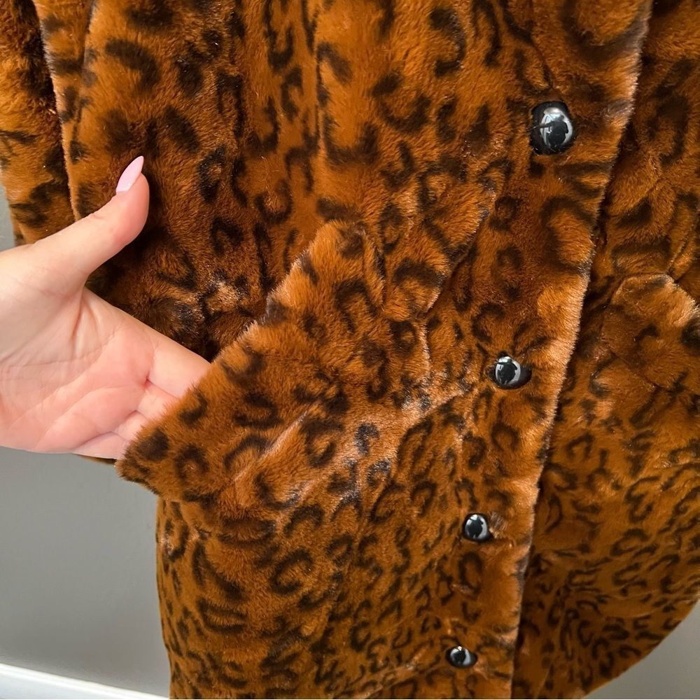 Revolve, Privacy Please Addison Coat in Leopard - Picture 6 of 12